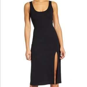 Body hugging scoop neck midi